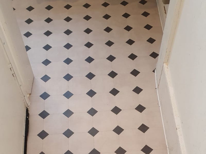 Amtico Signature Key Stone Mini Luxury Vinyl Tiles in Fulham - Guide - Vinyl Flooring