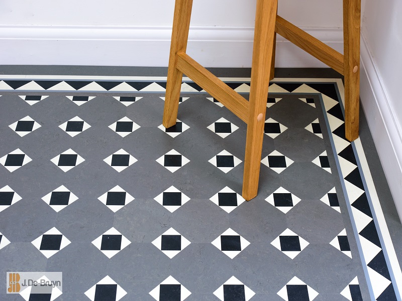 Marmoleum RD125 Paired With RDB203 Borders (outer 20mm Lacing 2 Different Colours) - News - Marmoleum Flooring