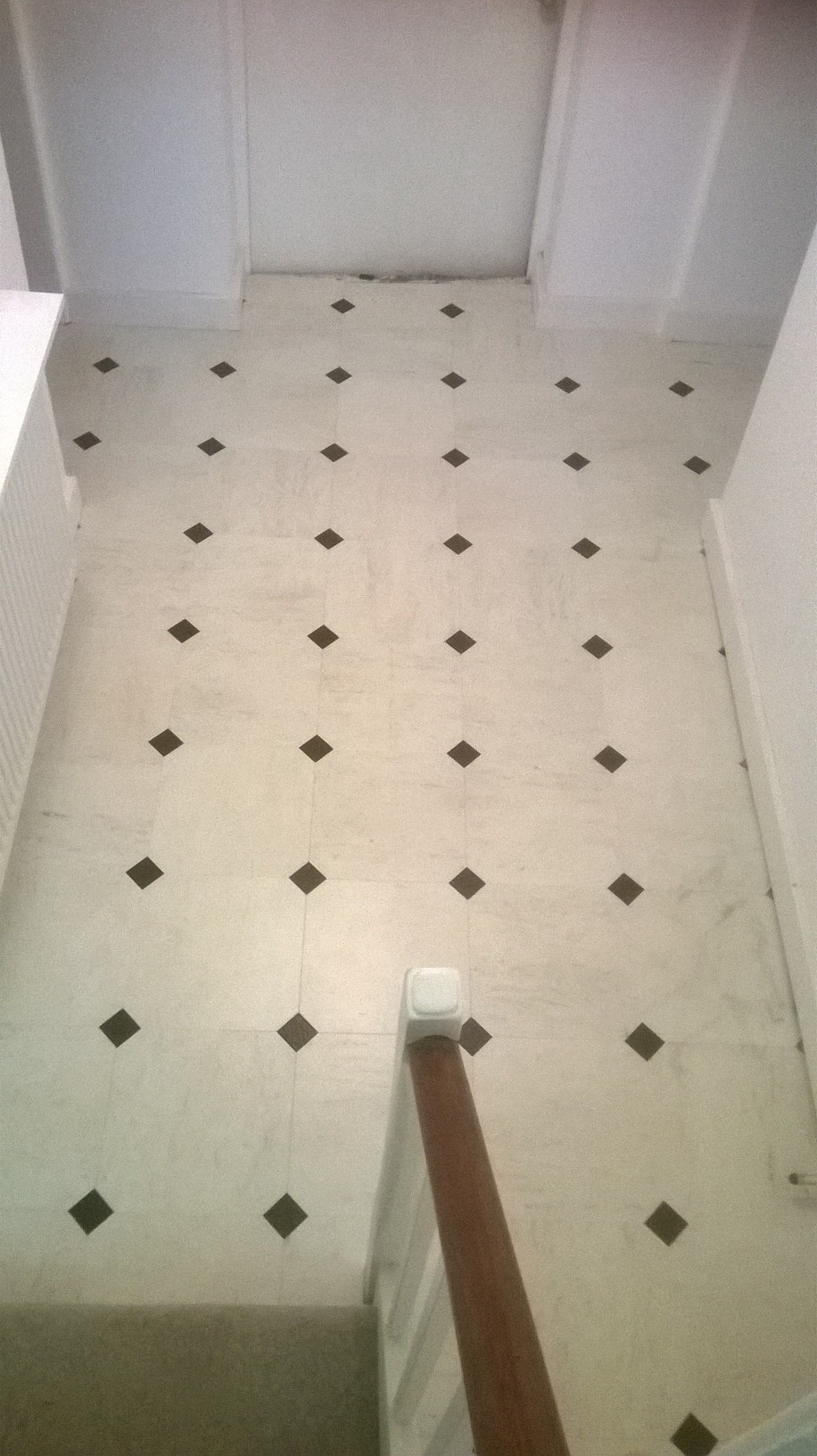 Amtico Signature Honed Limestone with Graphite Slate Key Squares 1