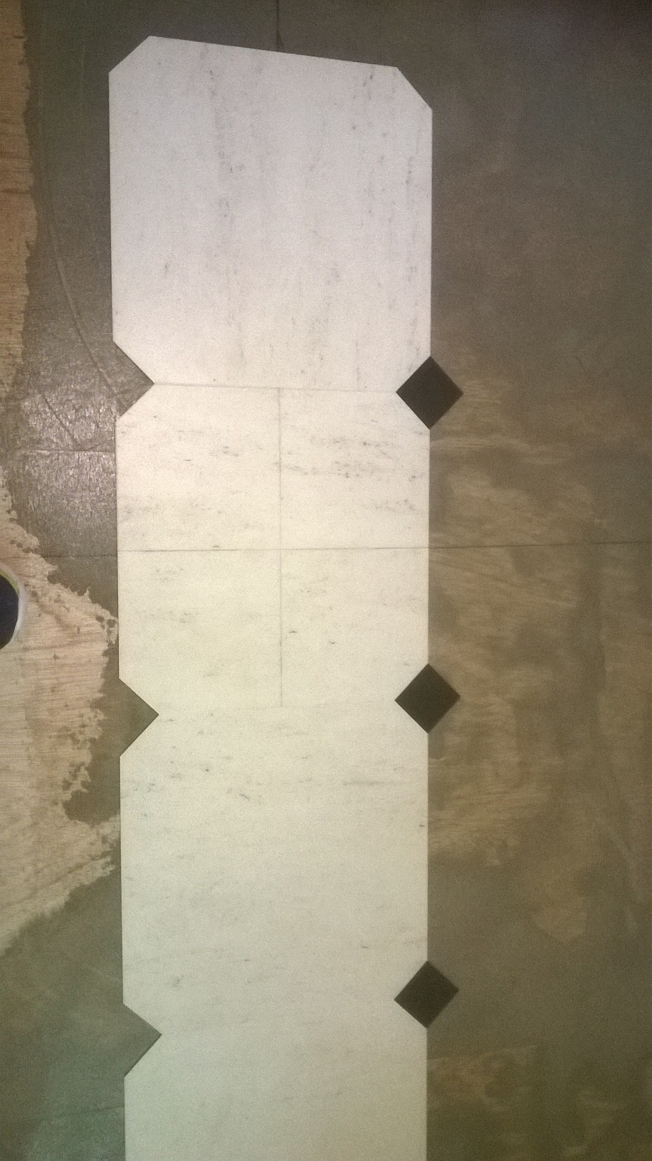 Amtico Signature Honed Limestone with Graphite Slate Key Squares 2