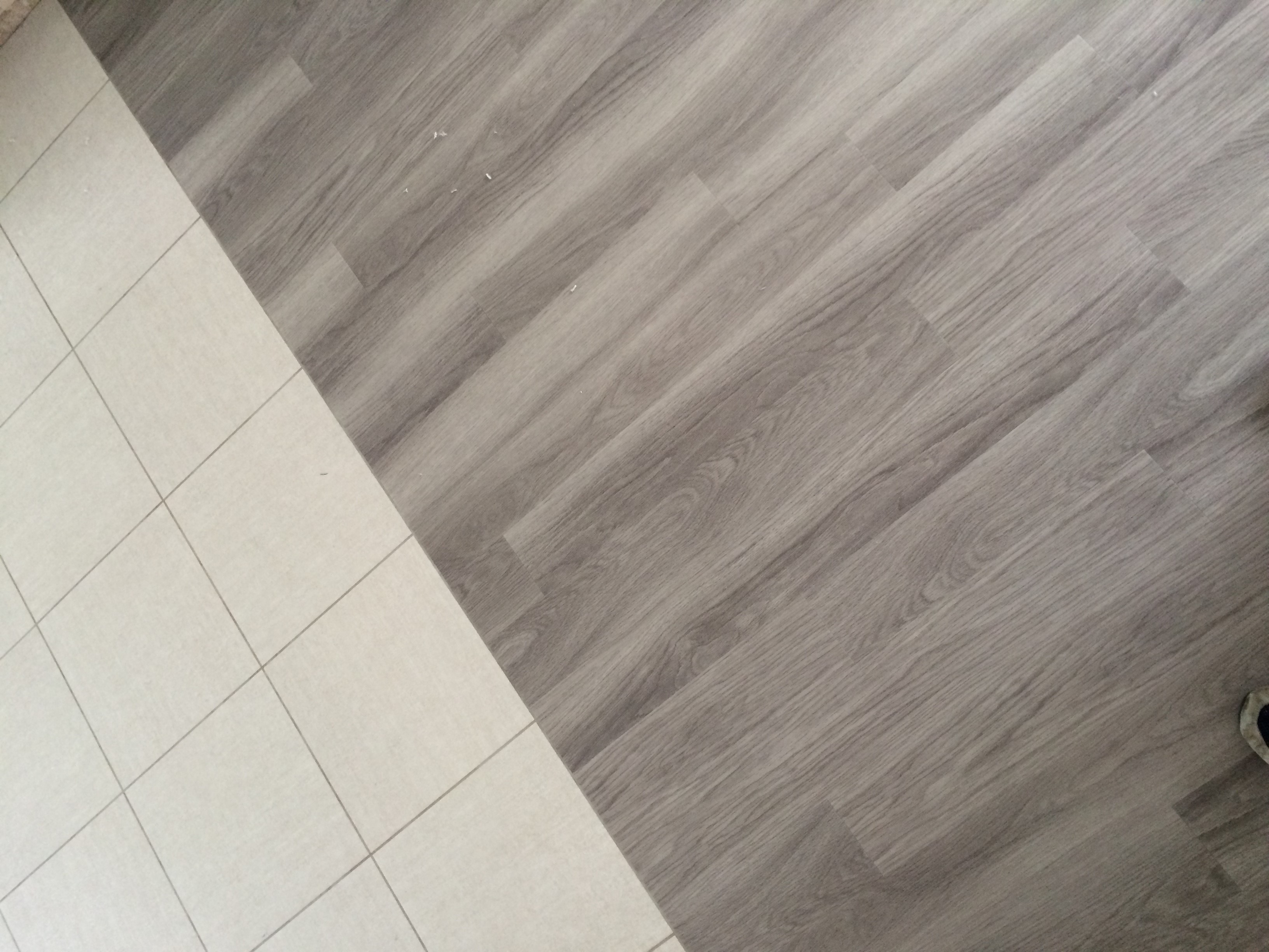 Amtico Spacia Nordic Oak & Amtico Spacia Sift Stone Canvas 1