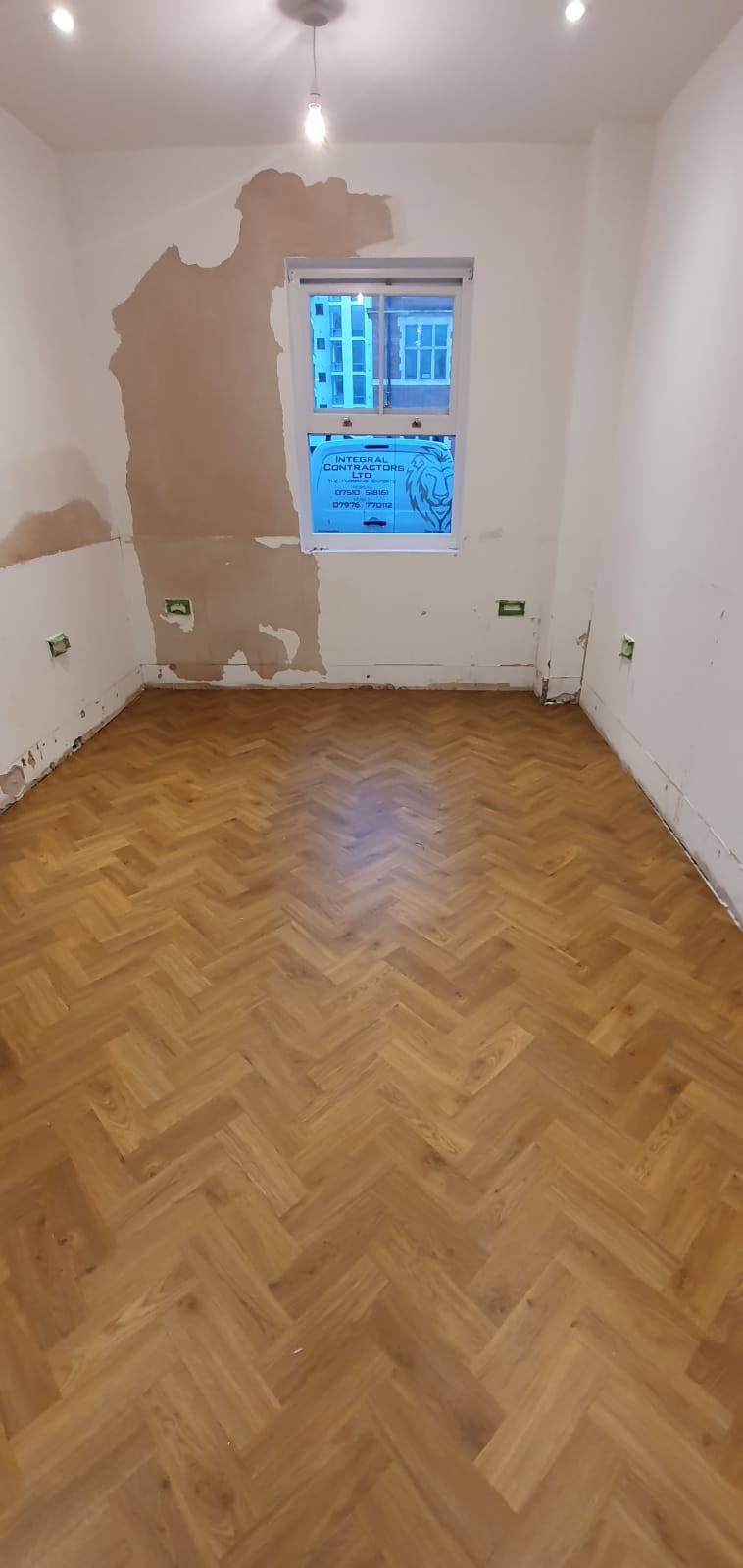 Amtico Spacia Traditional Oak in Herringbone Design 1