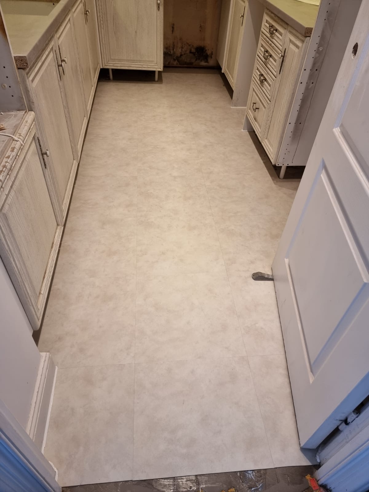 Amtico Spacia Limestone Cool in Marylebone 1