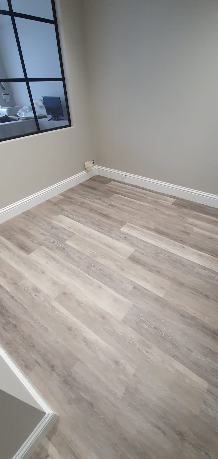 Polyflor Camaro Vinyl Flooring In Mayfair 2
