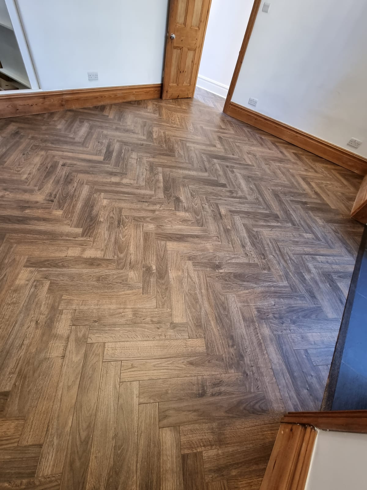 Xylo Urban Herringbone San Francisco Java Brown Laminate Flooring 4