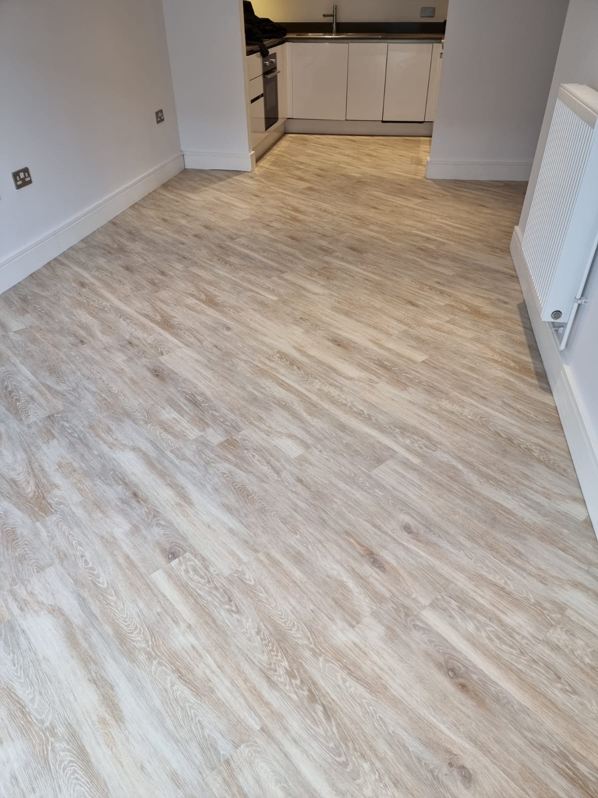 Amtico Signature Lime Washed Wood Luxury Vinyl Flooring In Chelsea 4