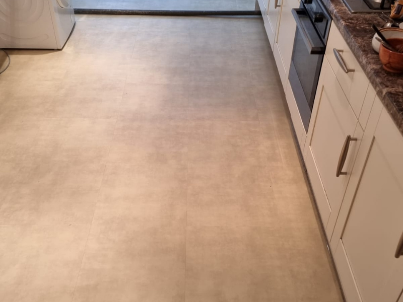 Amtico Signature Tempus Soothe Vinyl Flooring In Wandsworth - Luxury Vinyl Tile (LVT) Flooring - Wandsworth - Residential