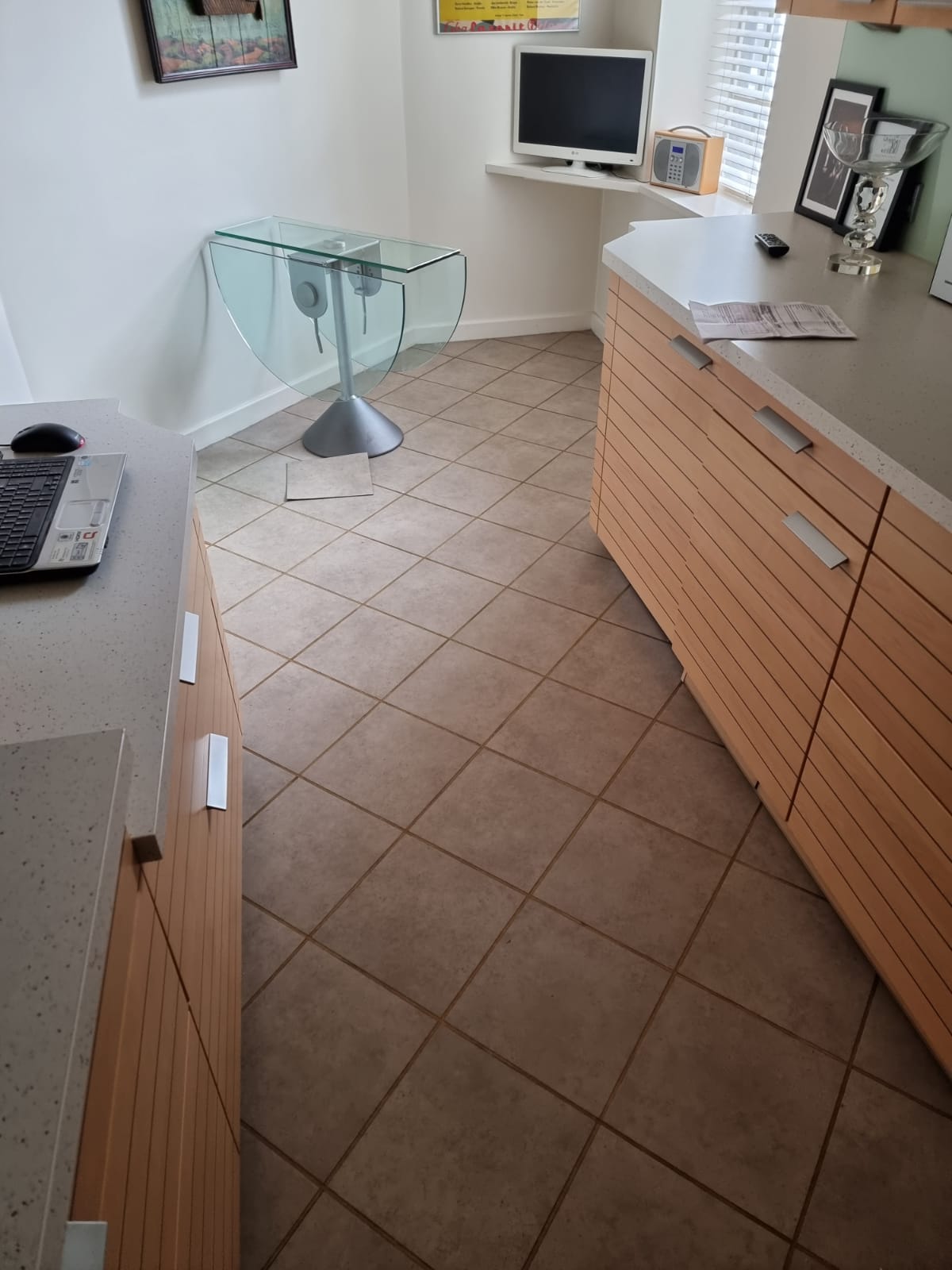 Amtico Spacia Ceramic Frost In Docklands 1