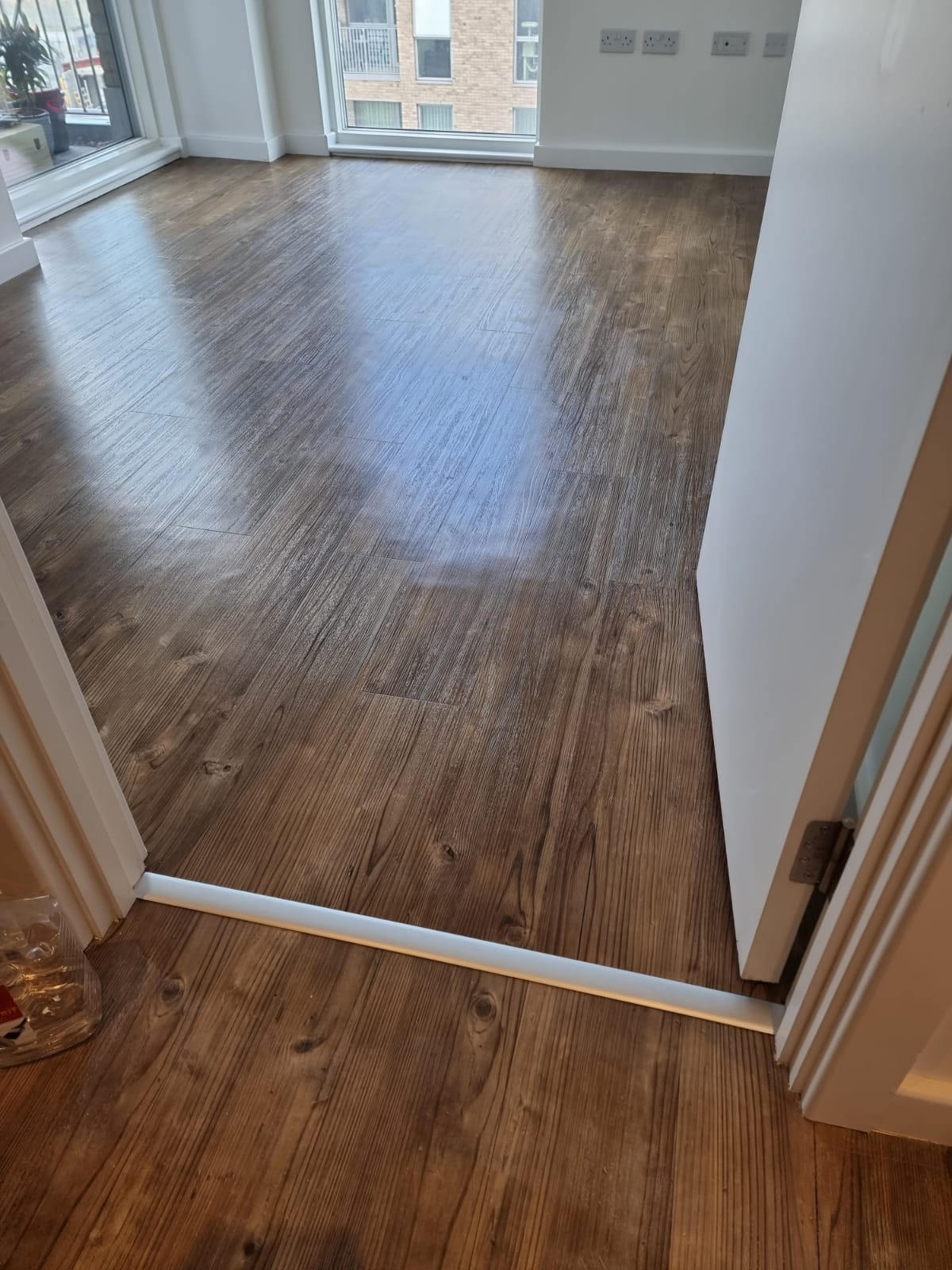 Amtico Spacia Dry Cedar In Barnes 2