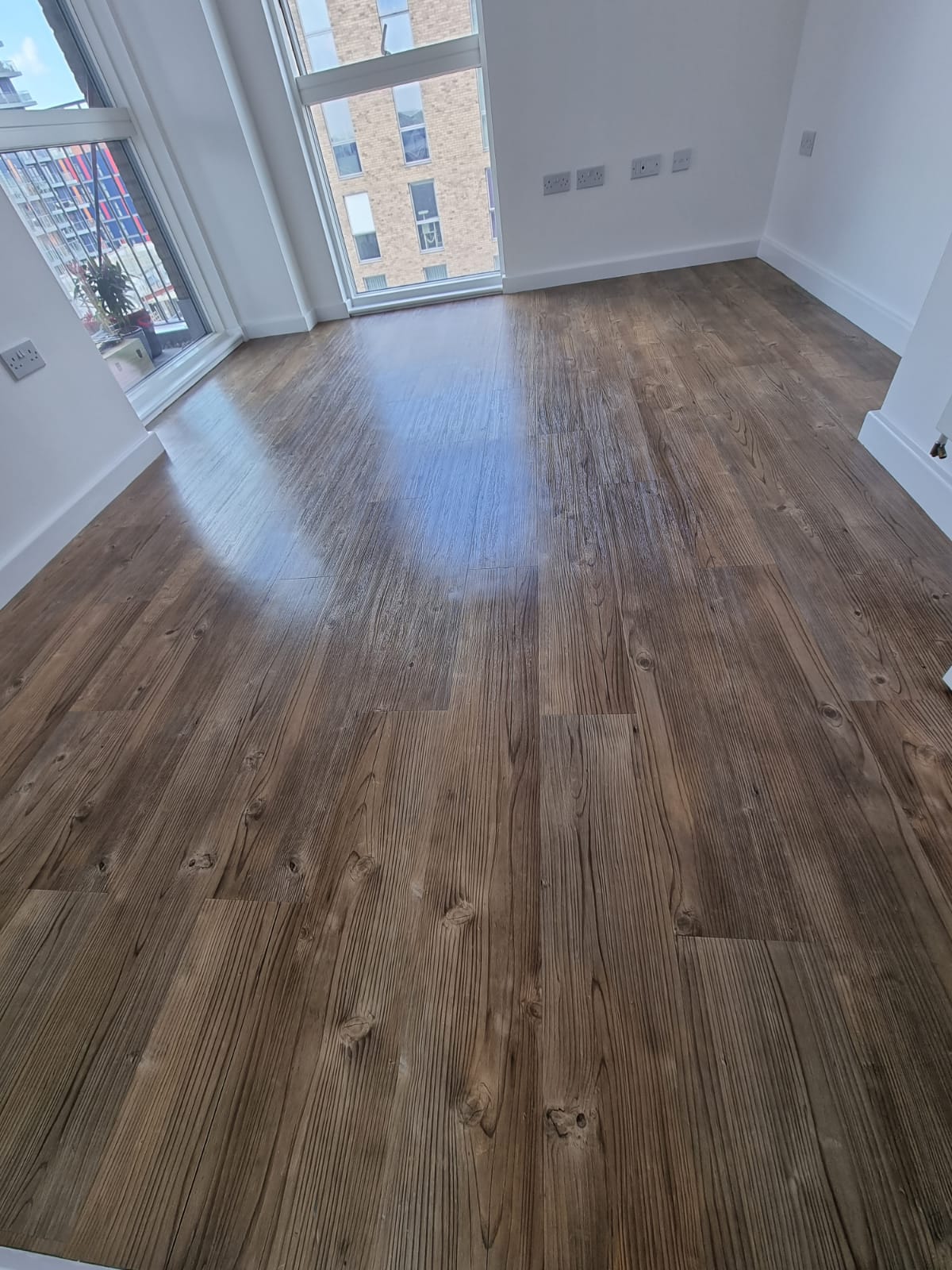 Amtico Spacia Dry Cedar In Barnes 3