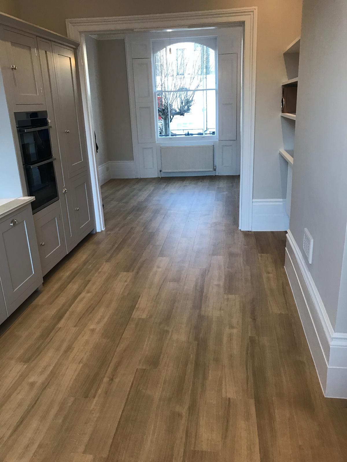 Amtico Signature Golden Oak in-0