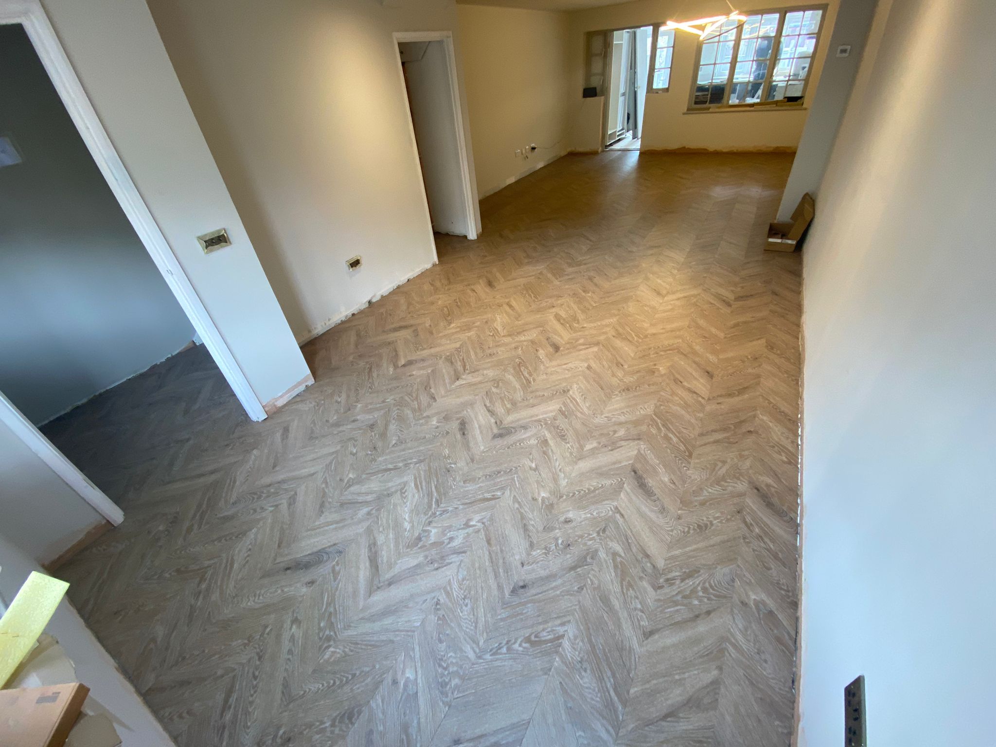 Amtico Signature Pleat Salted Oak Installation In Croydon-1