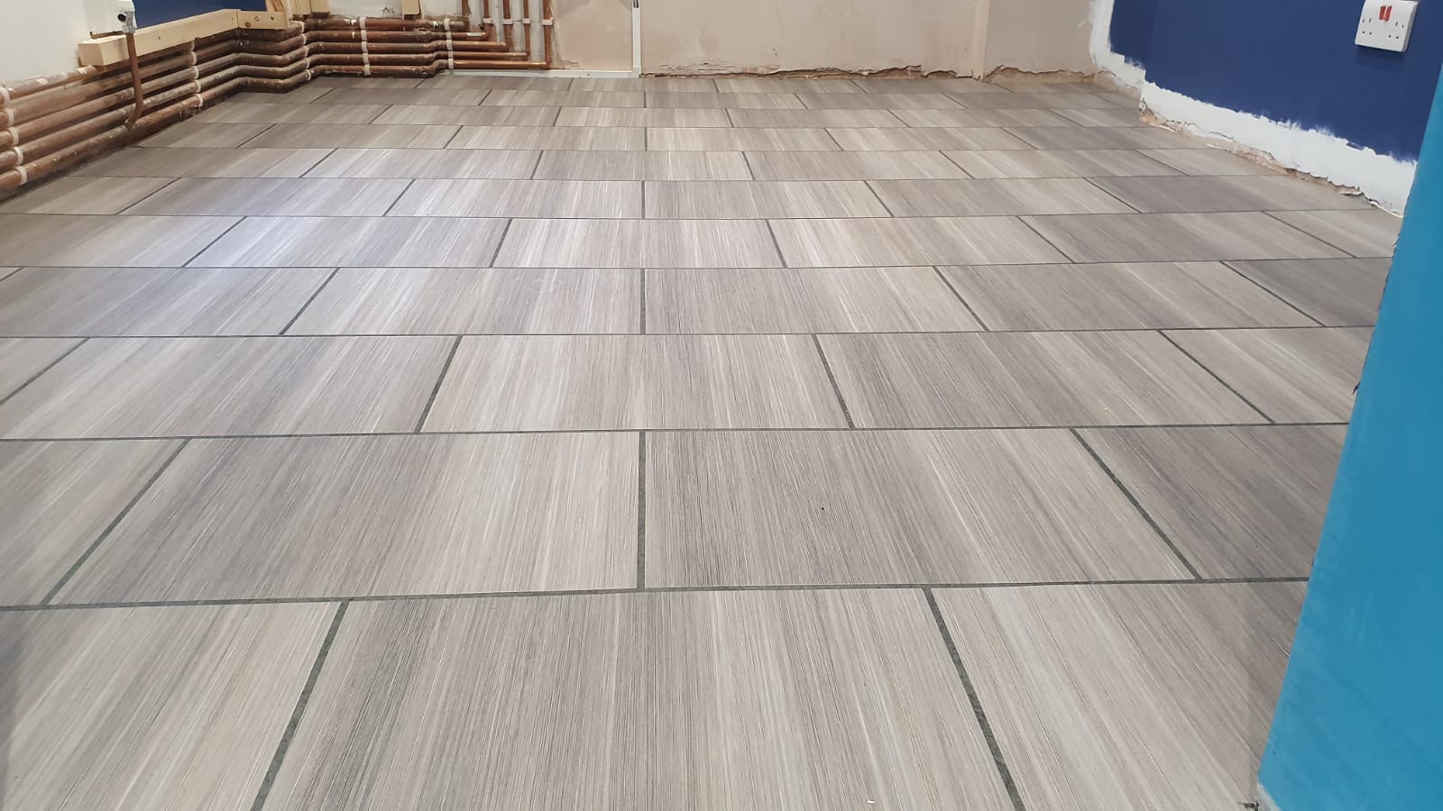 Amtico Spacia Royal Oak & Amtico Spacia Abstract Mirus Feather installation Hampstead-0