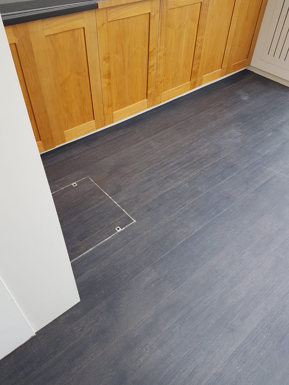 Amtico Spacia Scorched Timber Instalment In Canary Wharf-0