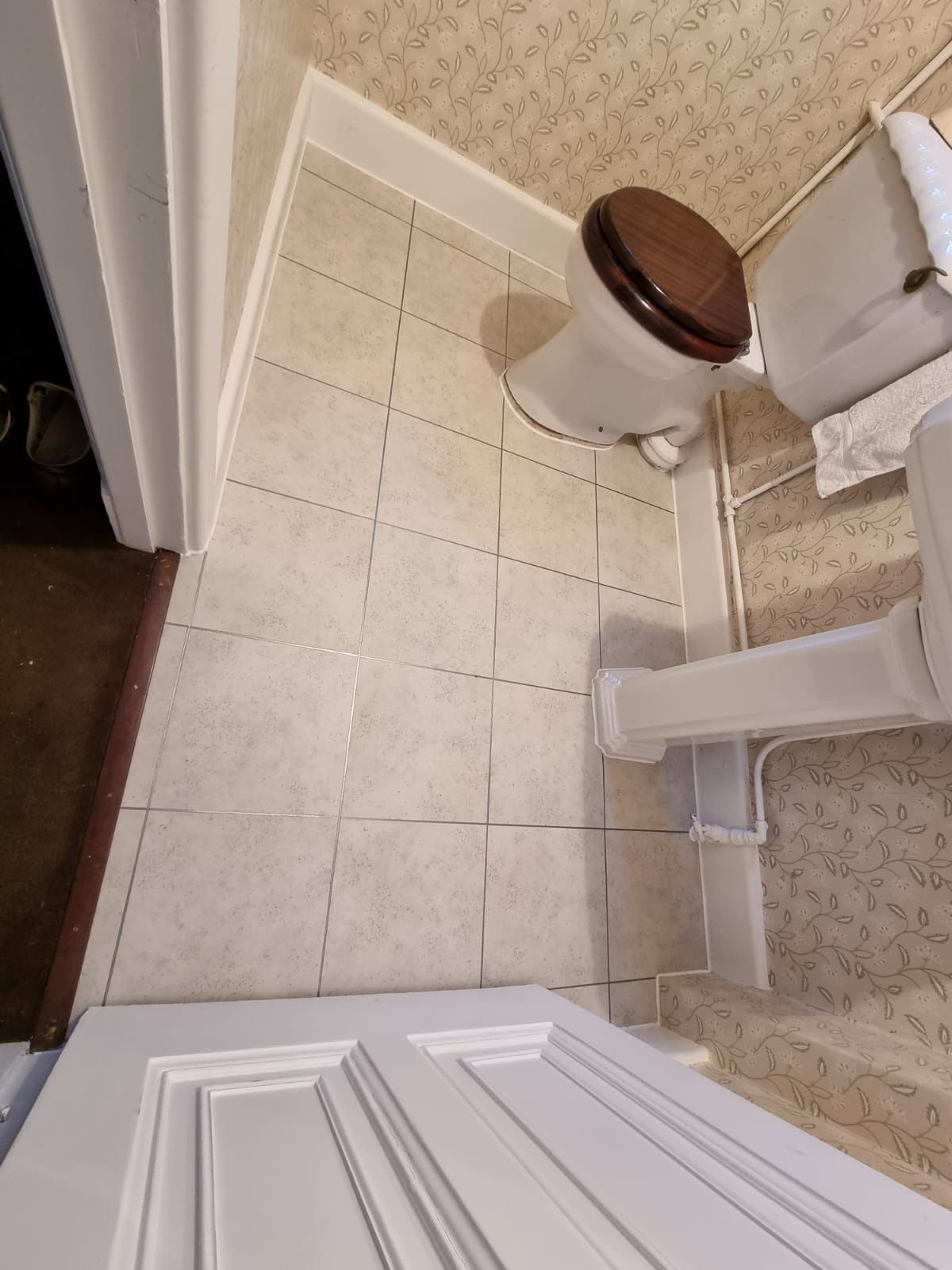 Amtico Spacia Ceramic Frost Installation in Borough Carpet - Amtico Flooring - Carpet - Vinyl Flooring