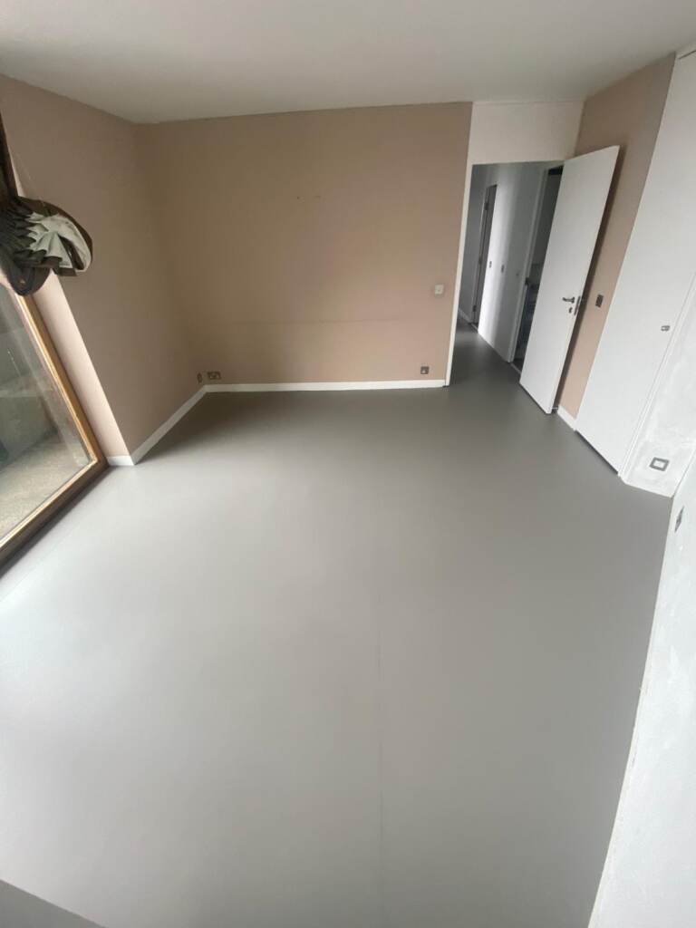 Marmoleum Walton Cement 171 Installation in Marylebone, Home