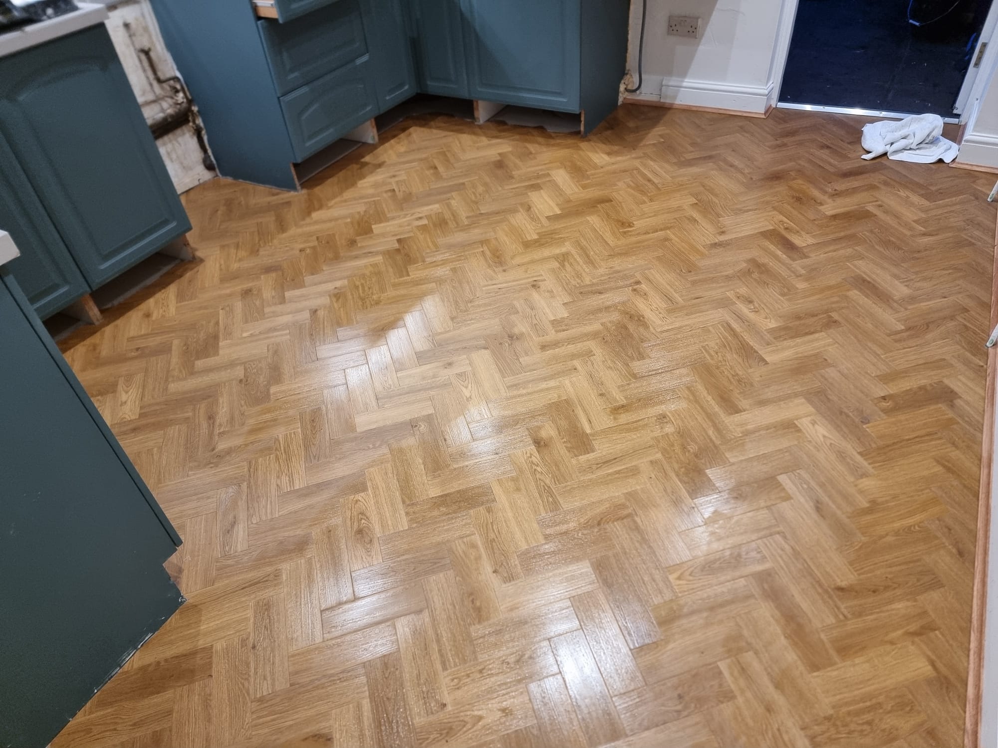 Amtico Spacia Traditional Oak installation in Earls Court-0