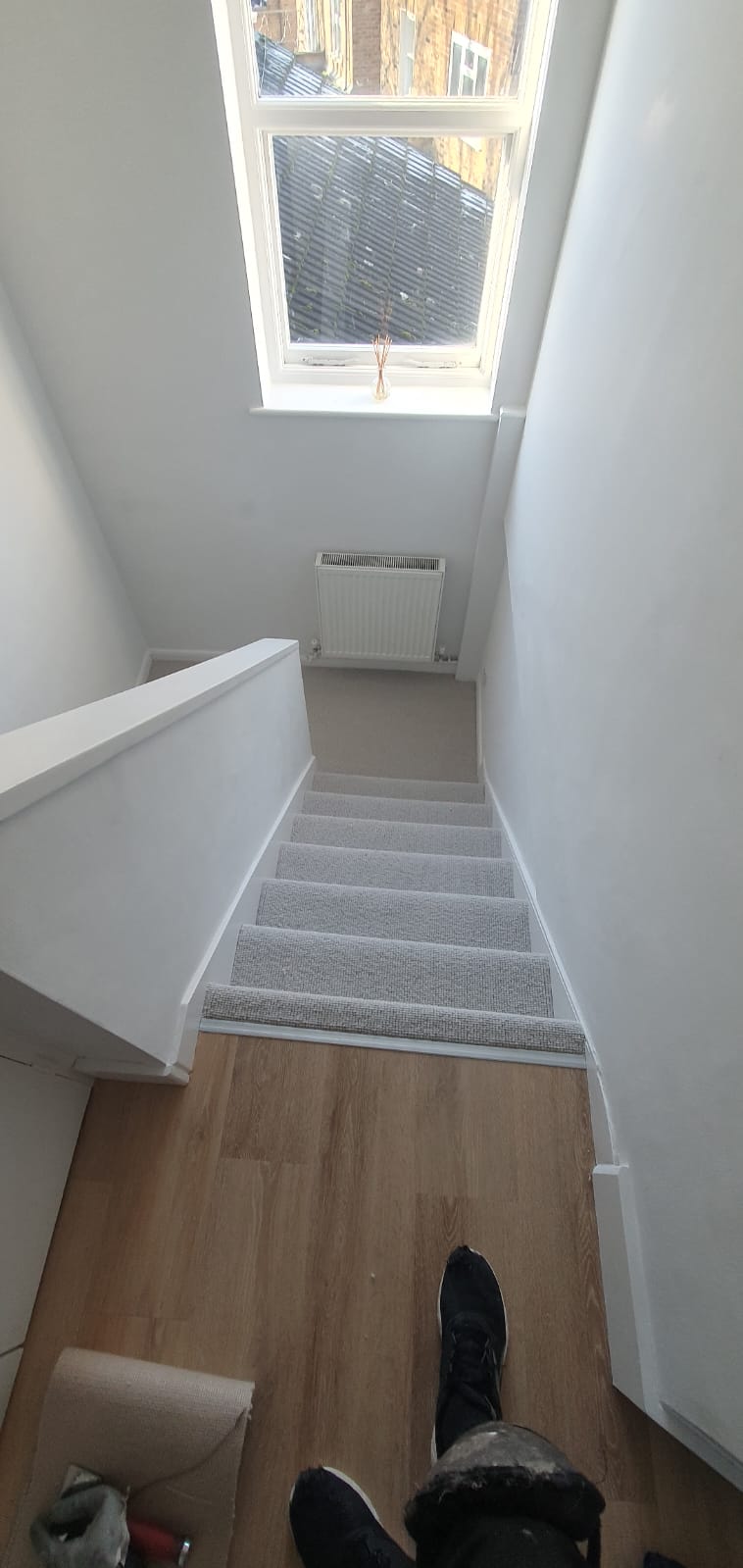 Kersaint Cobb Changing Scales Tonal Gaint carpet installation in Kensington-2