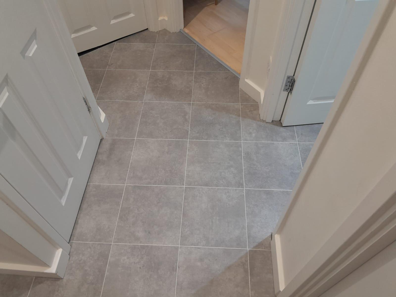 Amtico Spacia Gallery Concrete installation in Earls Court-1