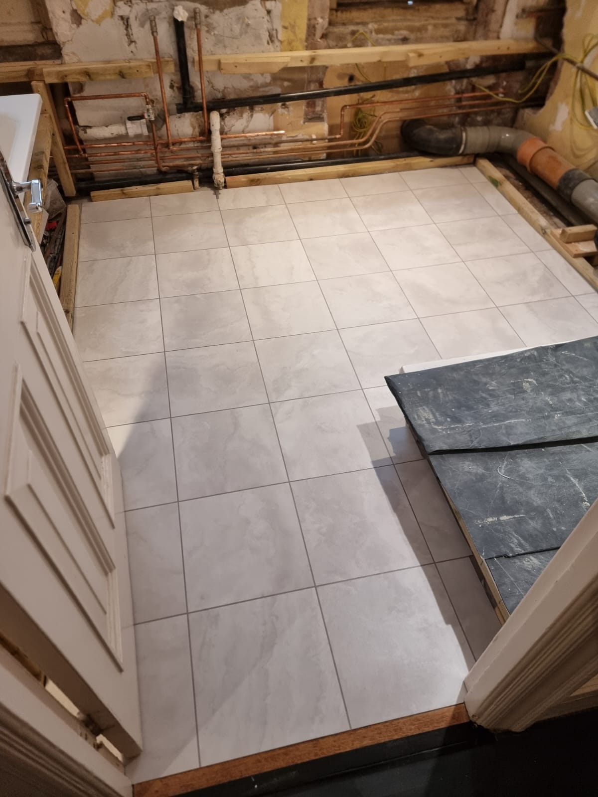 Amtico Spacia White Marble Installation in Croydon Carpet - Amtico Flooring - Residential