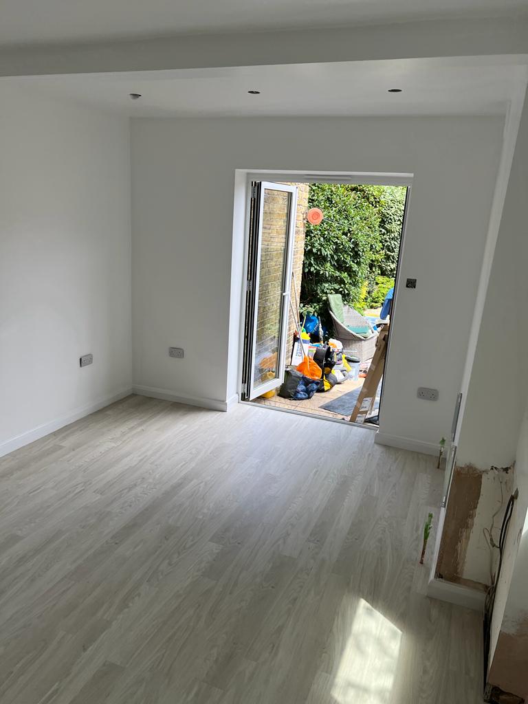 Amtico Spacia White Oak Installation in Kilburn Wood Flooring - Amtico Flooring - Residential