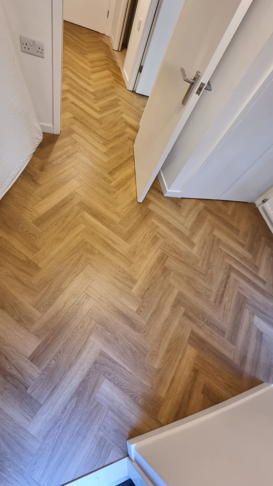 Amtico Spacia Honey Oak fitting in Camden-1