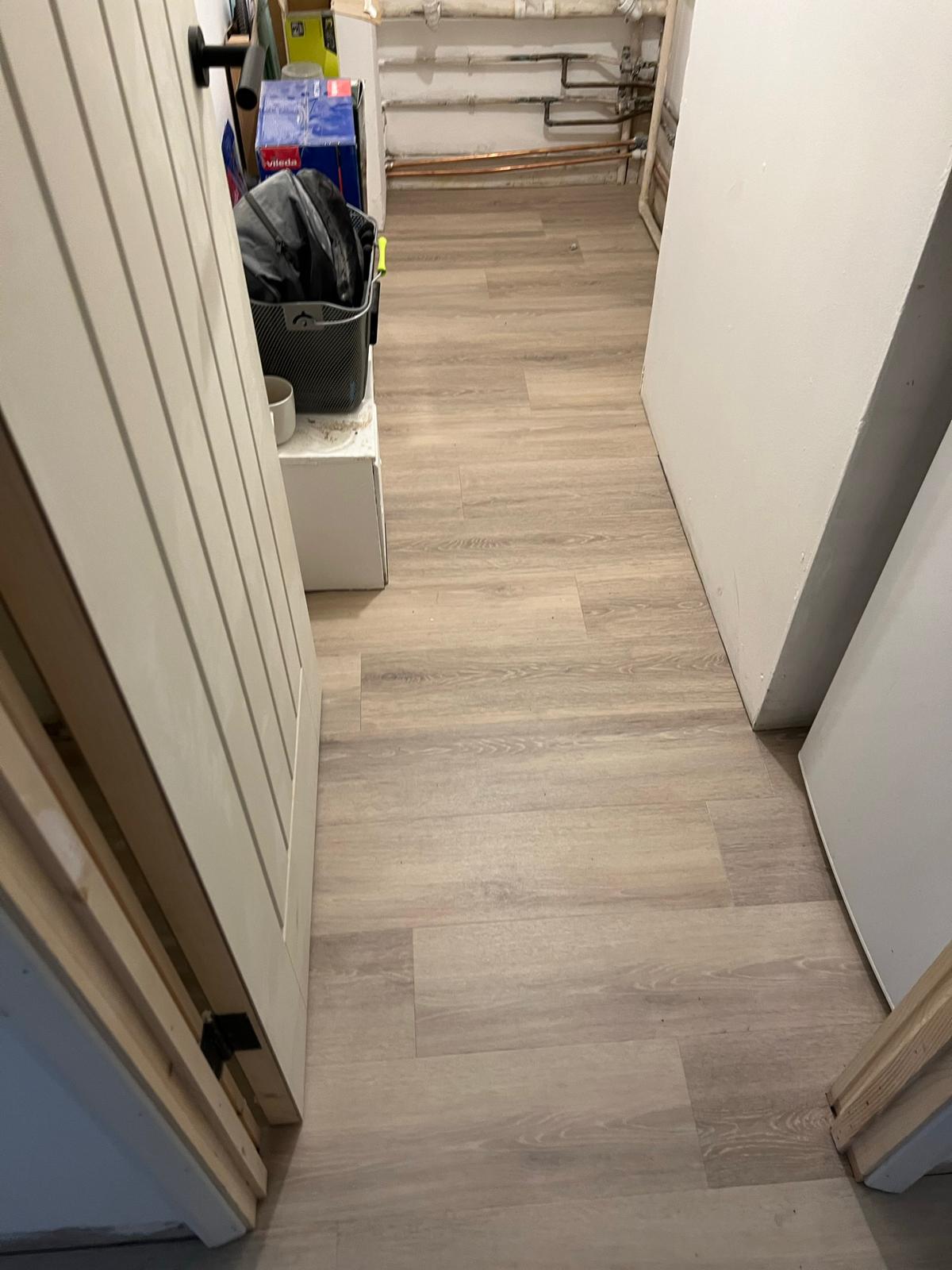 Amtico Spacia Powdered Oak installation in Notting Hill-2