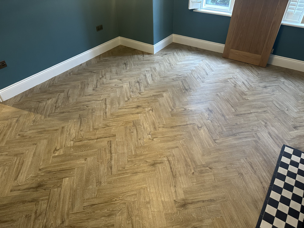 Amtico Spacia Featured Oak fitting in Mayfair-1