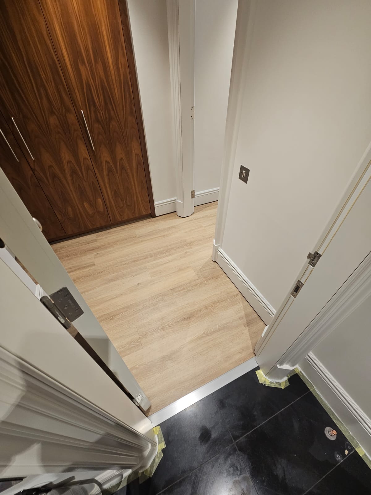Amtico Spacia Muted Oak Fitting in Lambeth Wood Flooring Residential Flooring - Amtico Flooring - Carpet - Wood Flooring