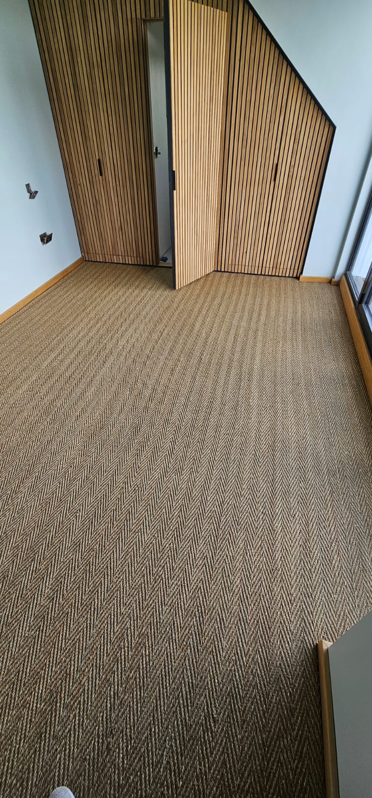 Kersaint Cobb Fine Seagrass Herringbone Natural carpet installation in Hampstead-2