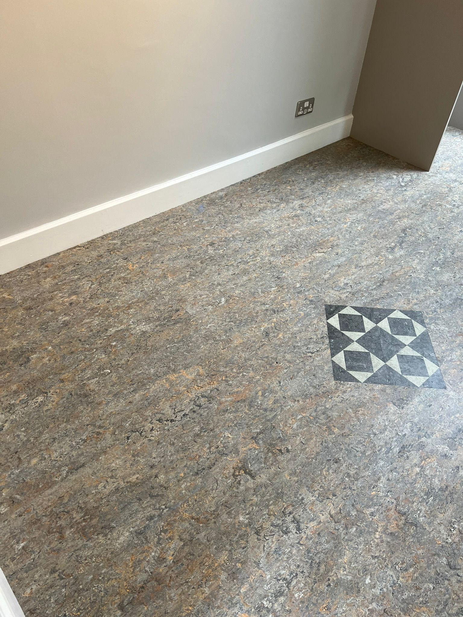 Marmoleum Real Granada installation in Borough-0