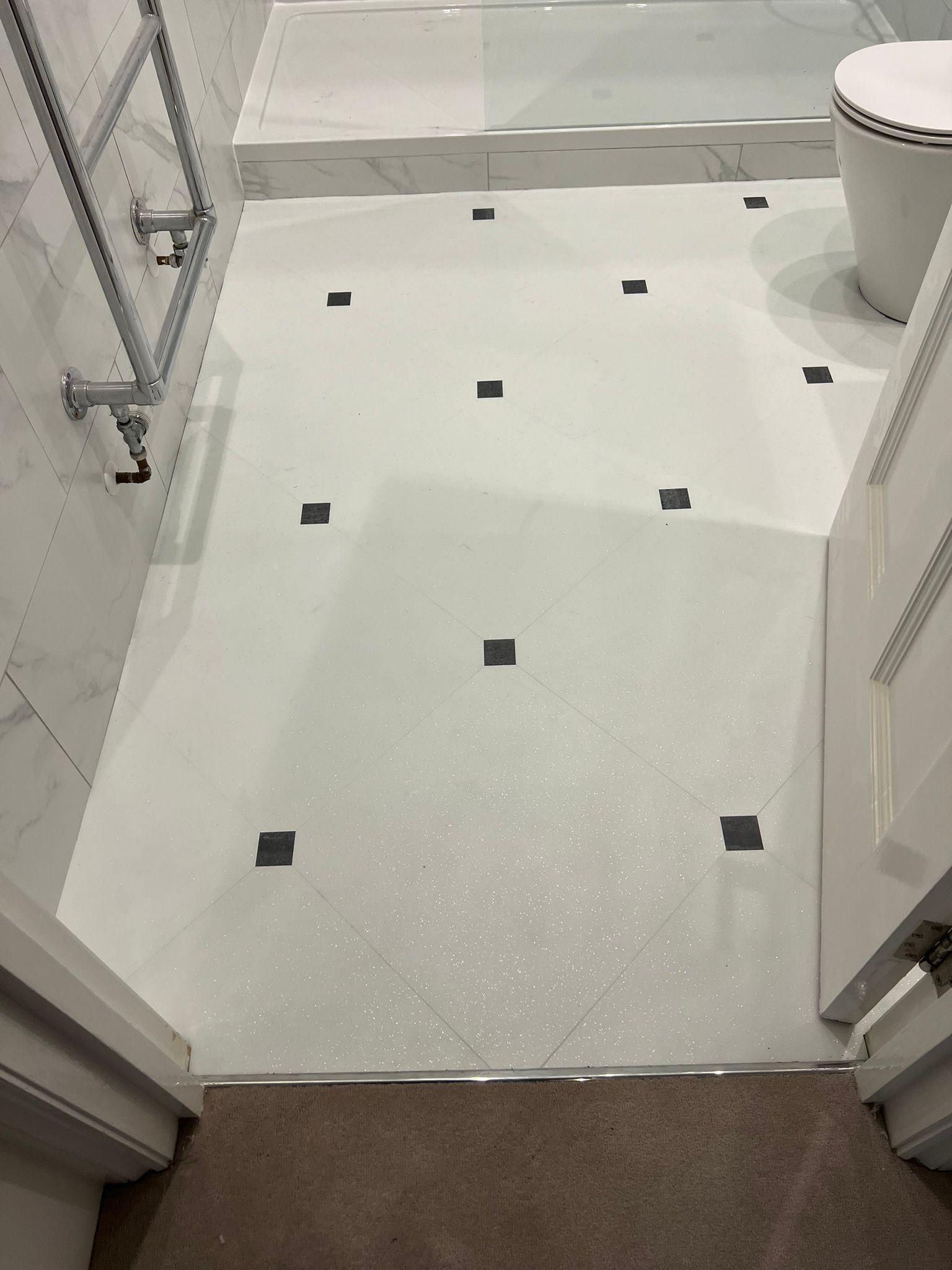 Amtico Signature Keystone Glint Orb & Cumbrian Slate installation in Camden-1