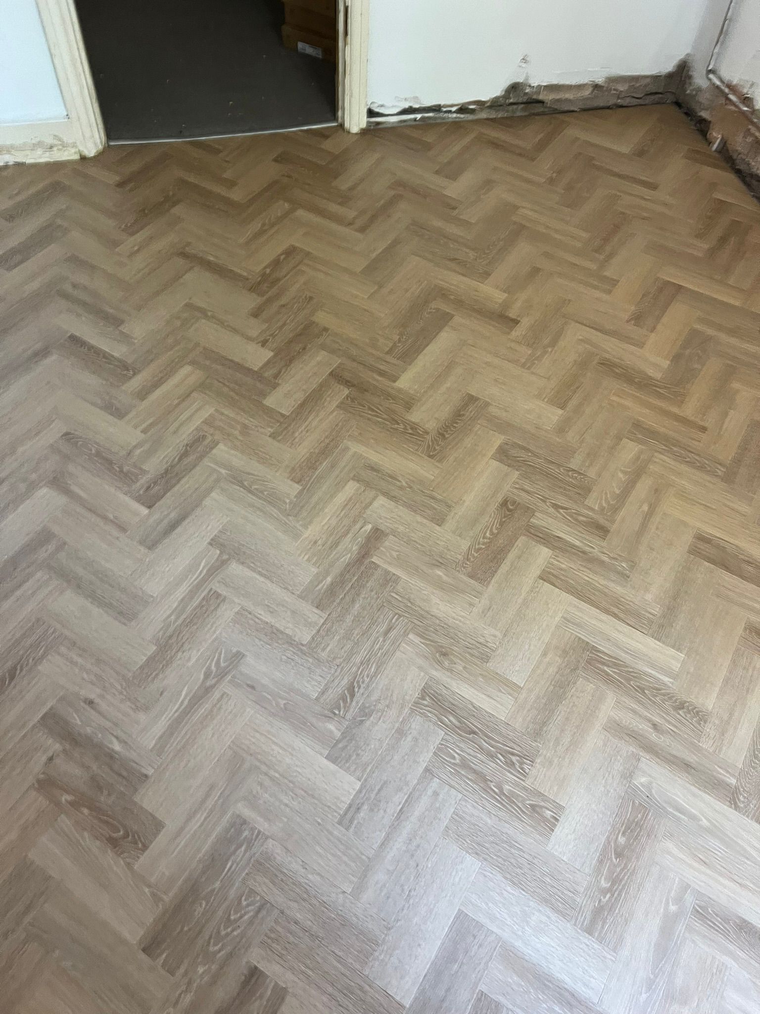 Amtico Spacia Muted Oak fitting in Knightsbridge-0