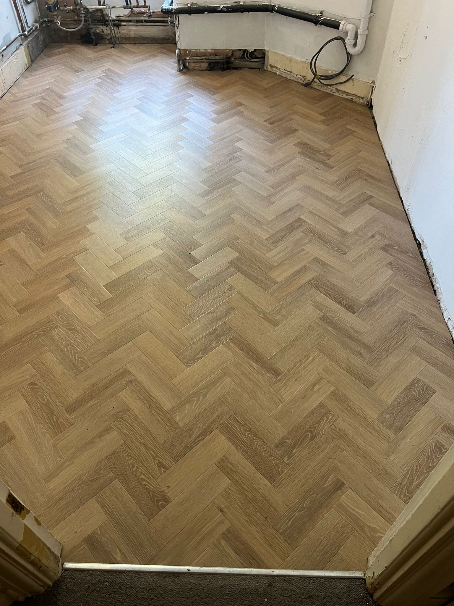 Amtico Spacia Muted Oak fitting in Knightsbridge-1