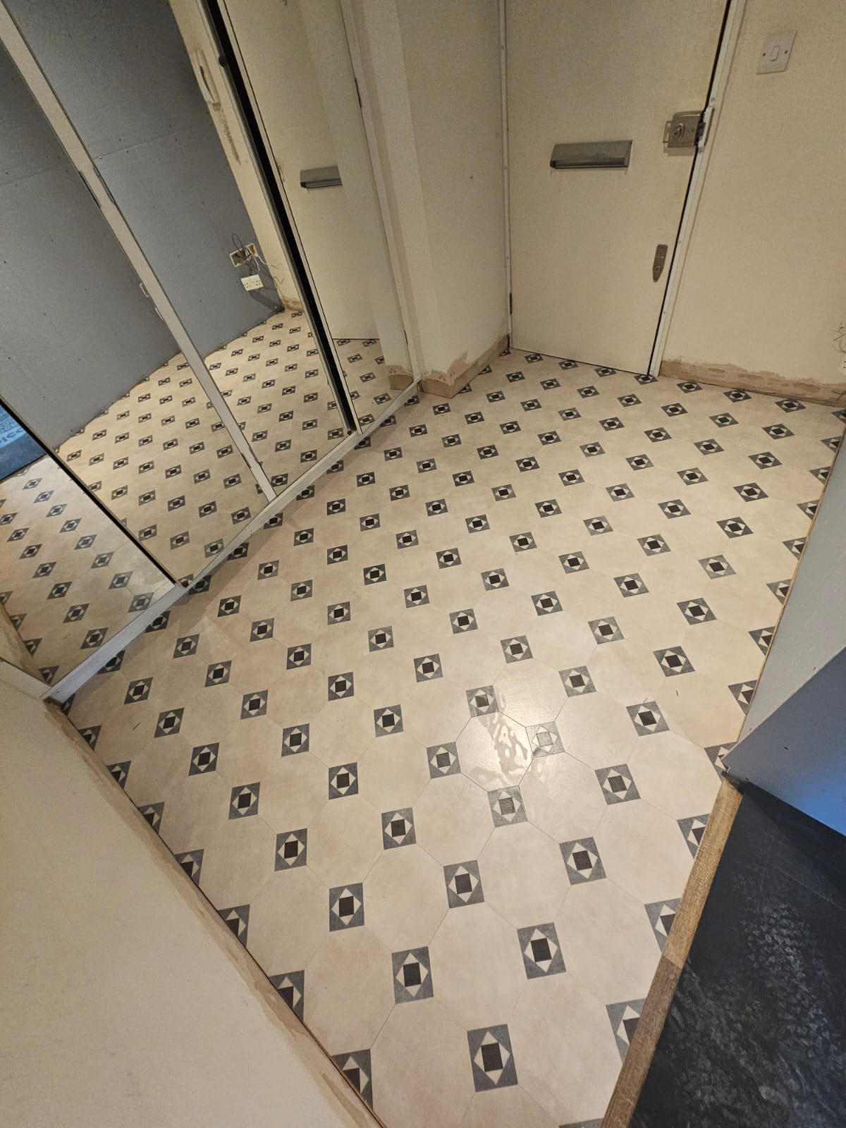 Amtico Decor Octagon Key Briar DC625 installation in Battersea-0