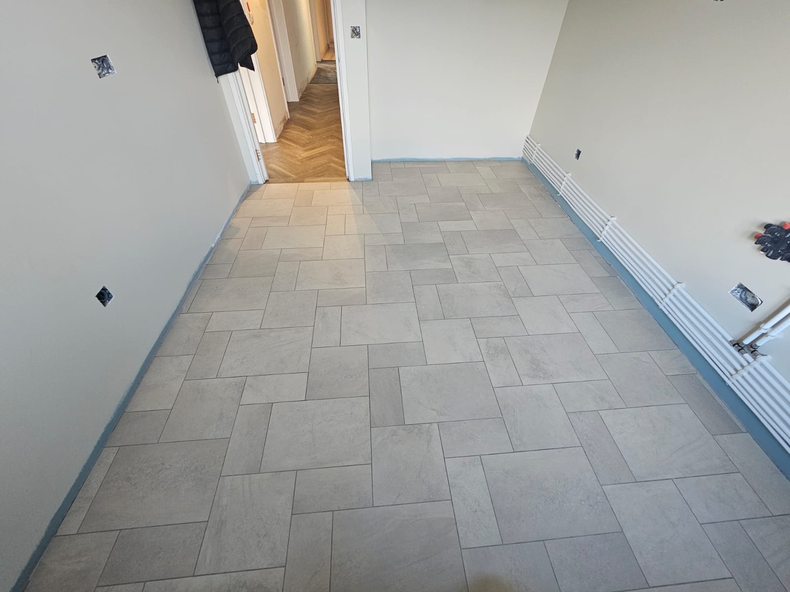 Amtico Form Sepia FP107 Installation in Acton Carpet - Amtico Flooring - Residential