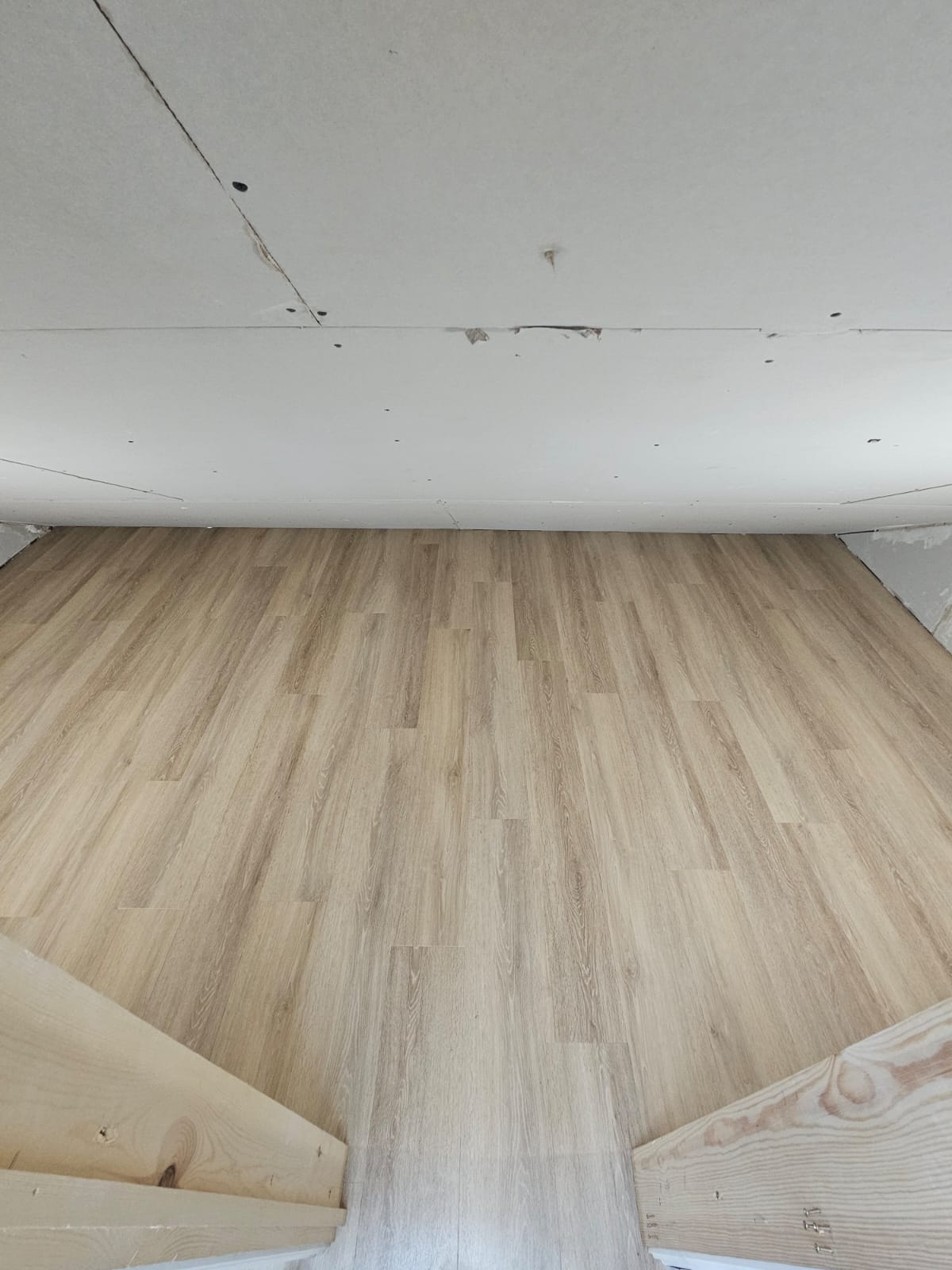 Amtico Spacia Canopy Oak & Eden Oak installation in Kensington-2