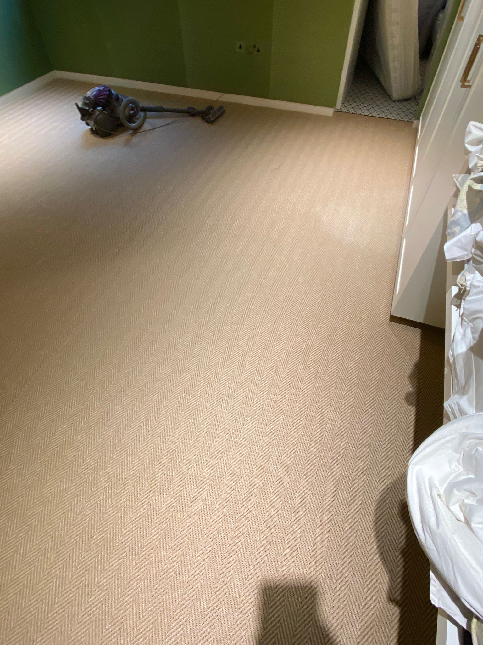 Unnatural Flooring New England Woodstock instalment in Canary Wharf-1