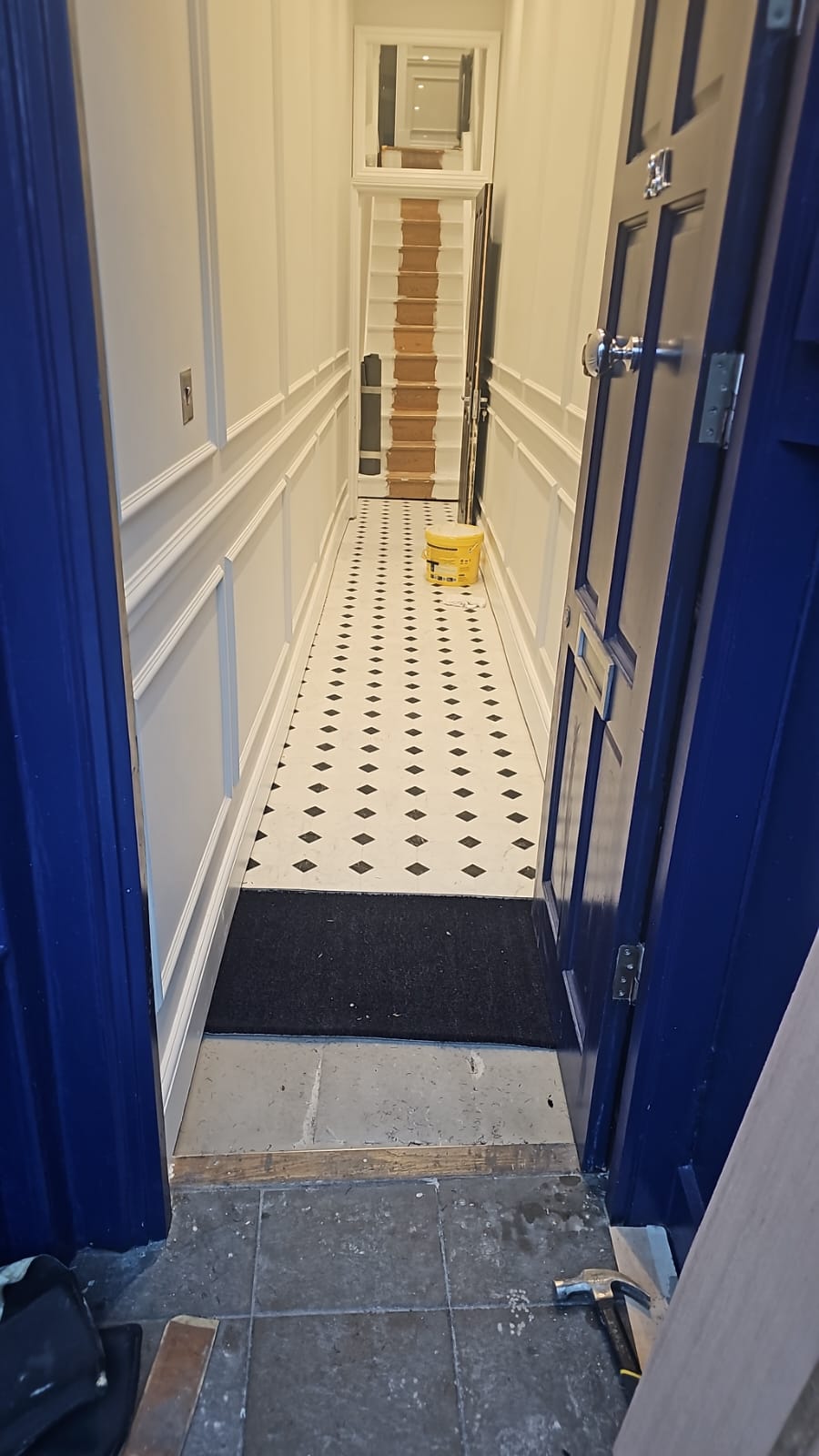 Amtico Signature Bianca Classic & Nero Classic installation