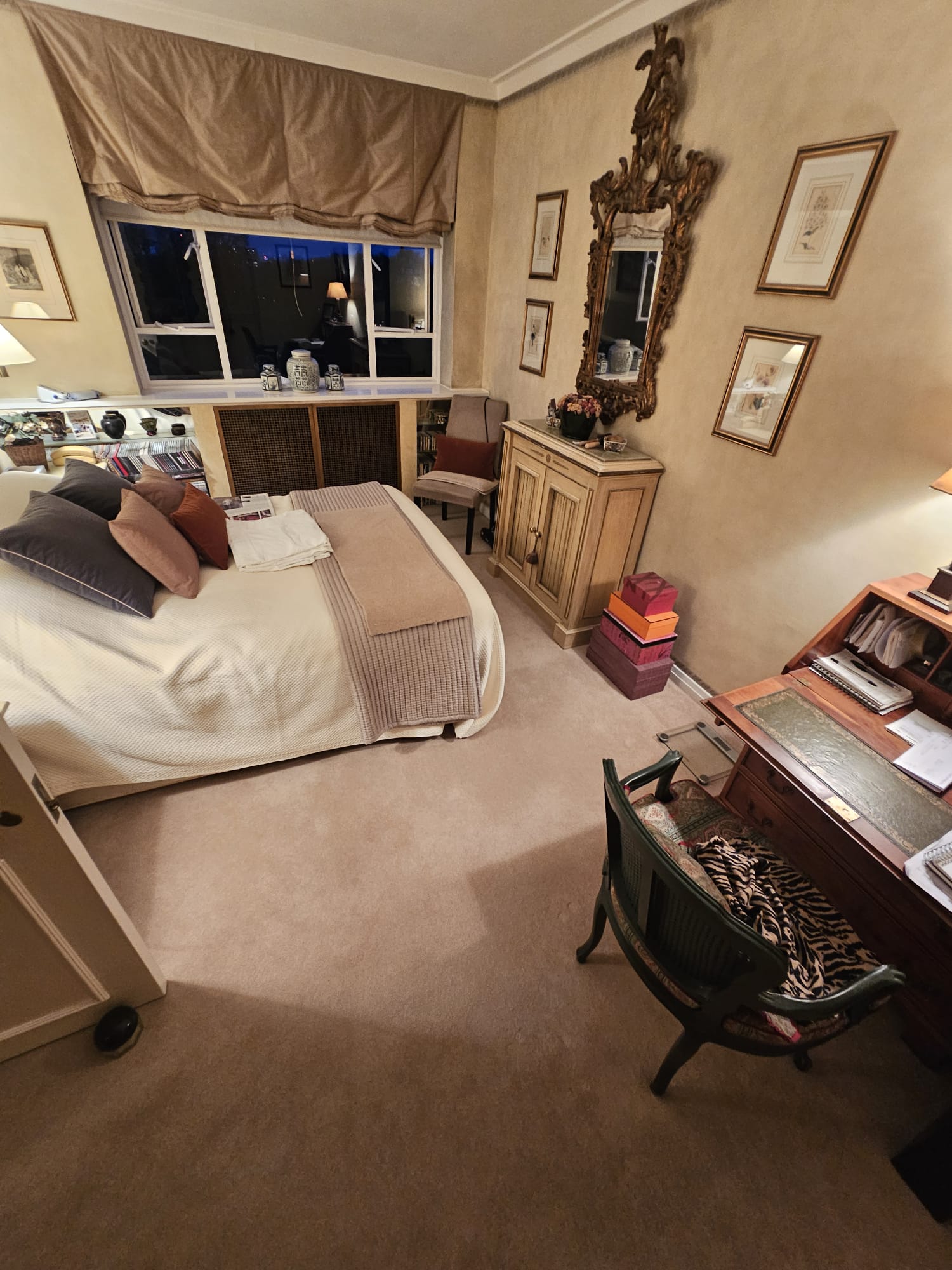 Cavalier Carpets Cartouche Canvas installation in Farringdon-1