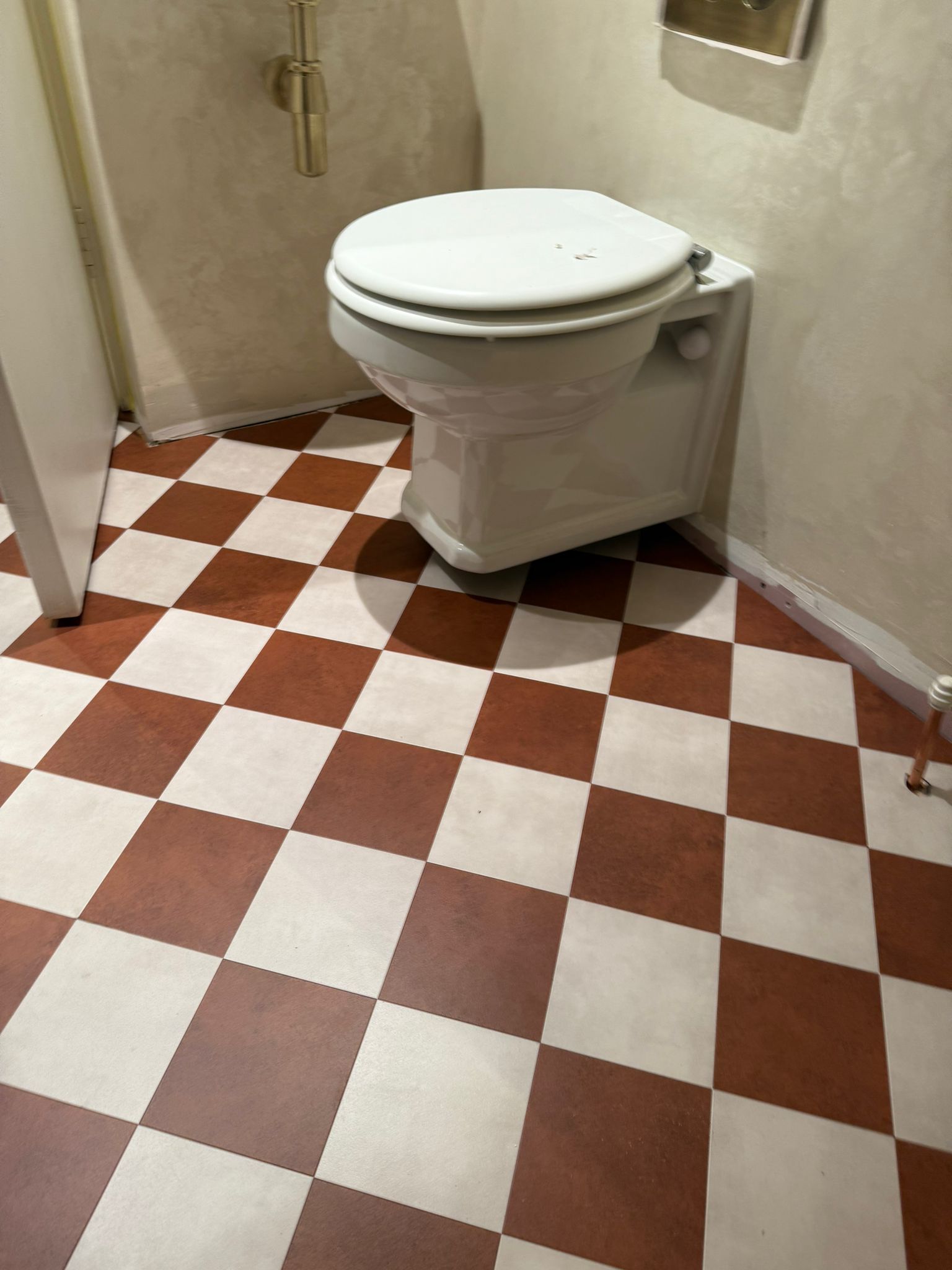 Amtico Signature Encaustic Jasper & Amtico Signature Stucco Quartz installation in-1