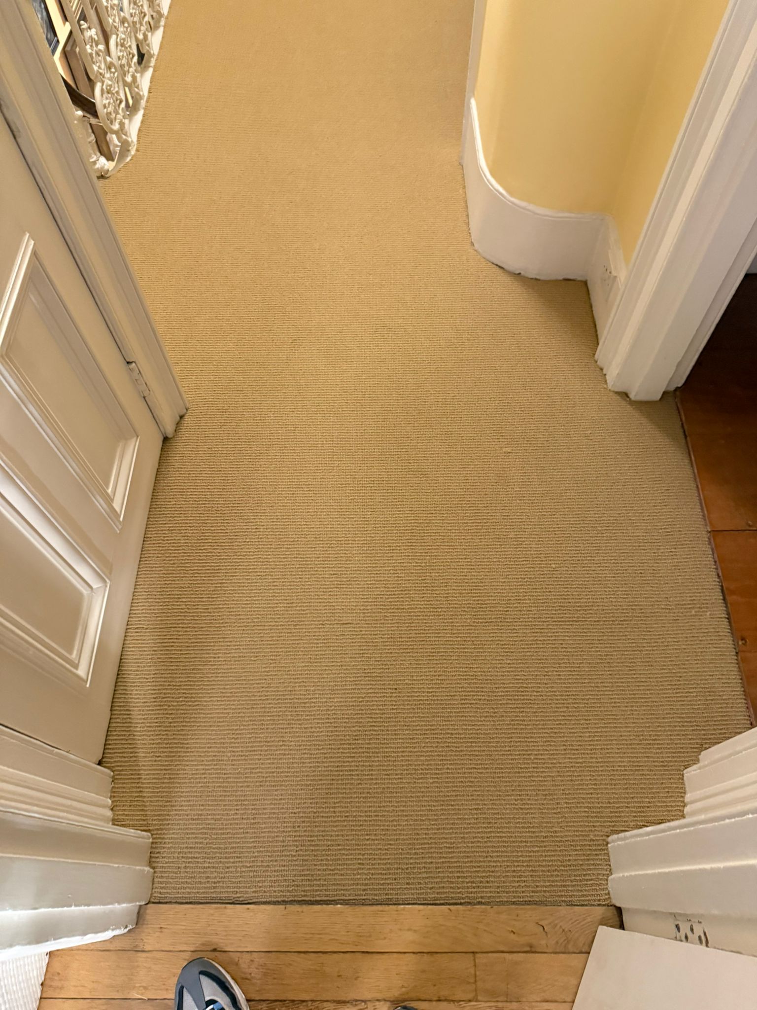 Axminster Carpets Natural Loop Ribgrass Straw installation in-9