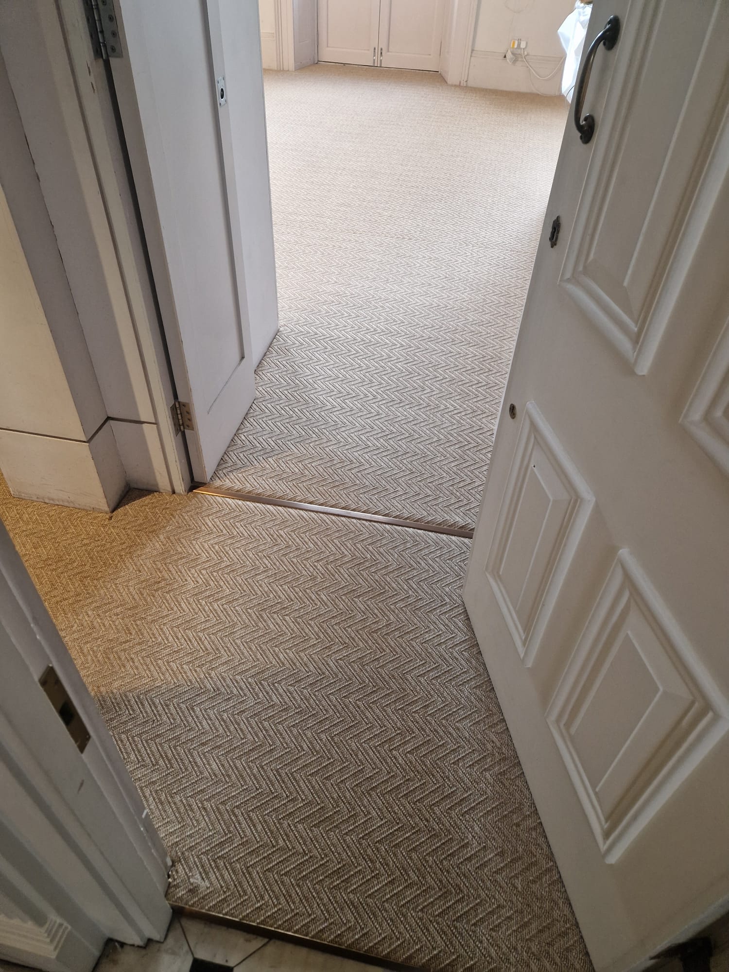 Unnatural Flooring New England Chicopee NE6038 carpet fitting in-2