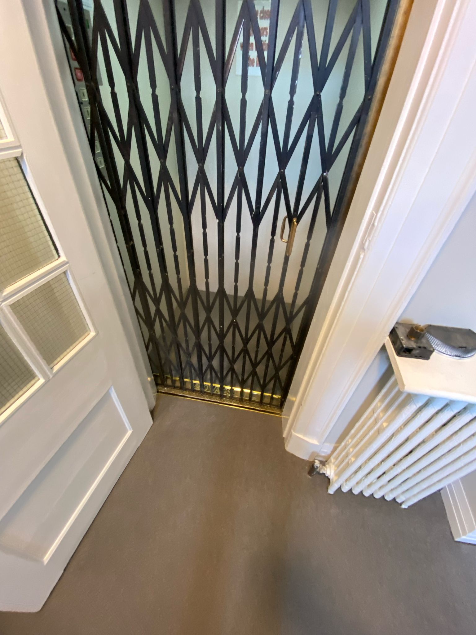 Victoria Carpets Habberly Ridge Simply Bracken installation in-6