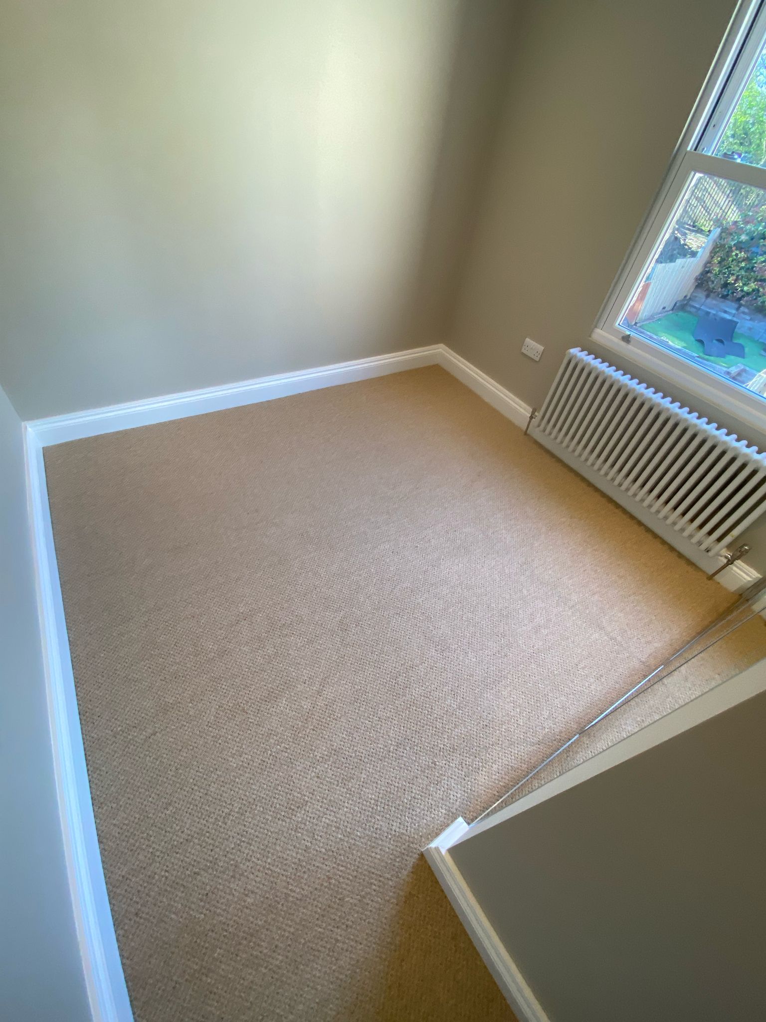 Clarendon Carpets Mortlake Brussels Sand Dune installation in – 11