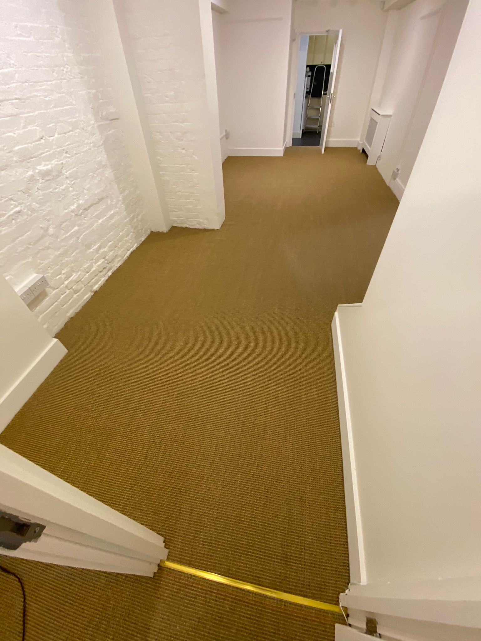 Alternative Flooring Sisal Super Boucle Bodmin 1309 carpet installation_11