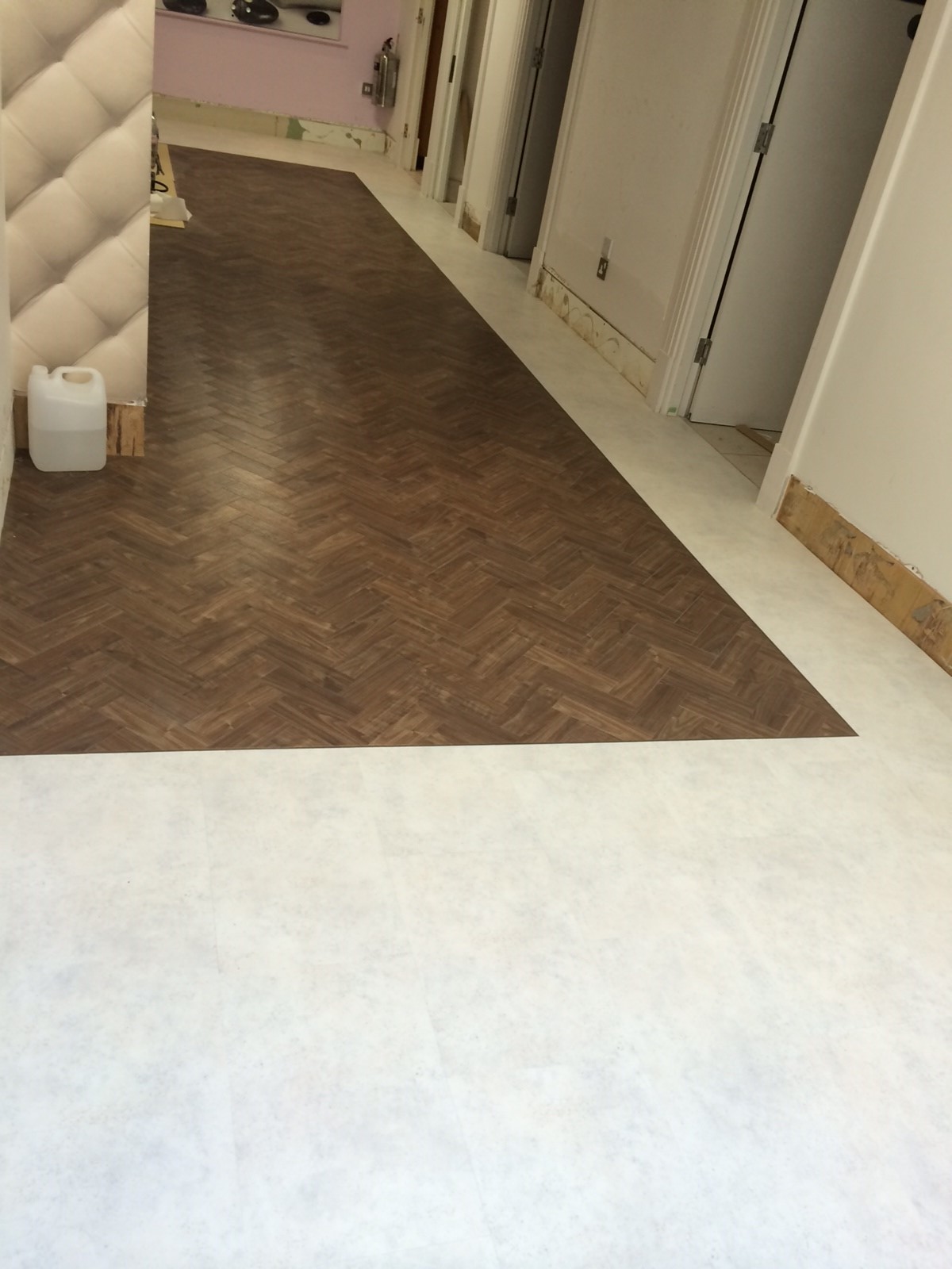 AMTICO HERRINGBONE PORTFOLIO FLOOR 02