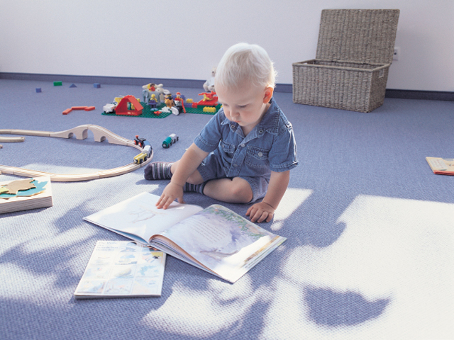 Mellau - Synthetic - Bub mit Buch