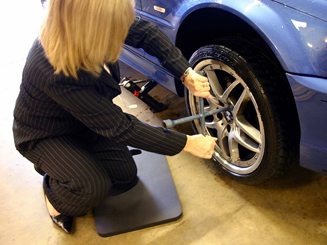 Coba Flooring - Workplace Matting - Knee Saver