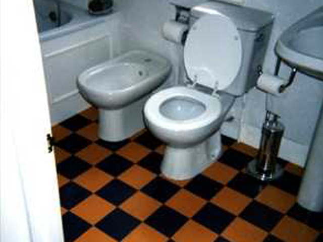 Dalsouple Rubber Blue & Yellow Bathroom - News - Rubber Flooring